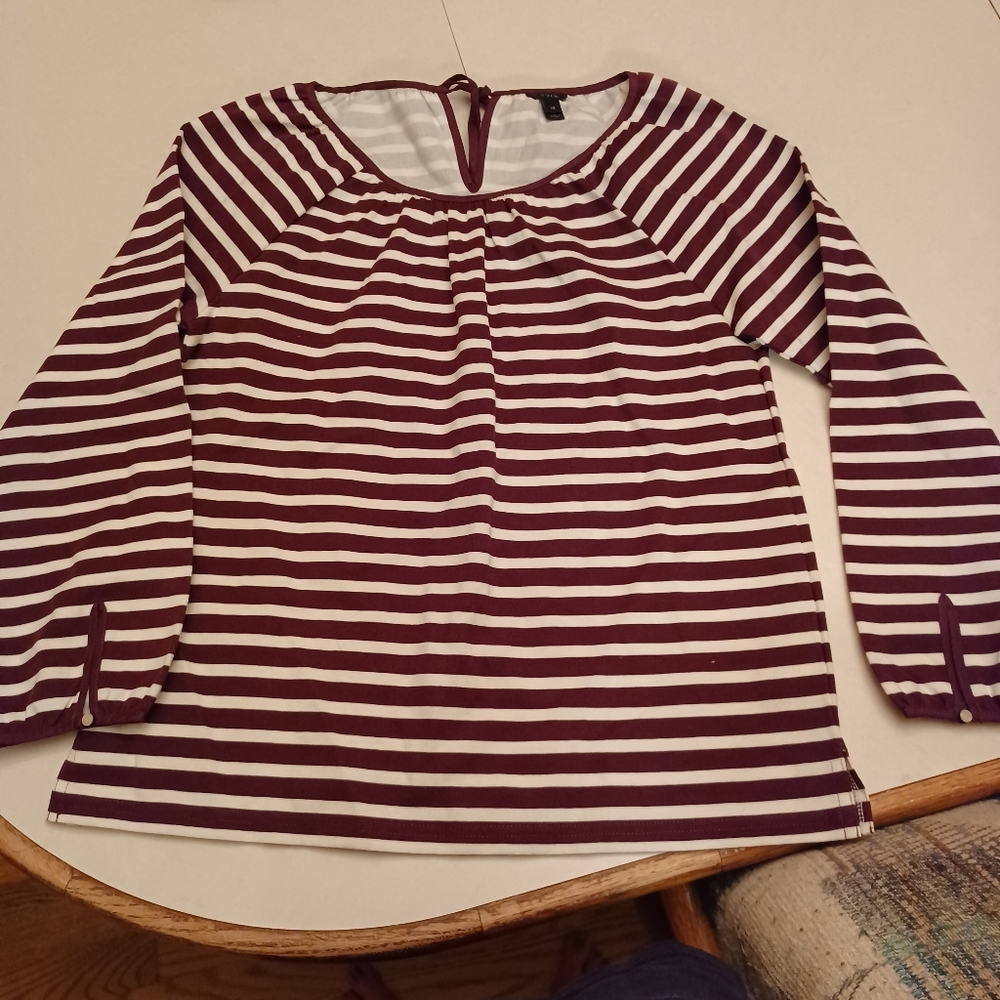 Women's J. Crew Top - Picture 10 of 10